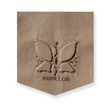 Muestra bordada con relieve